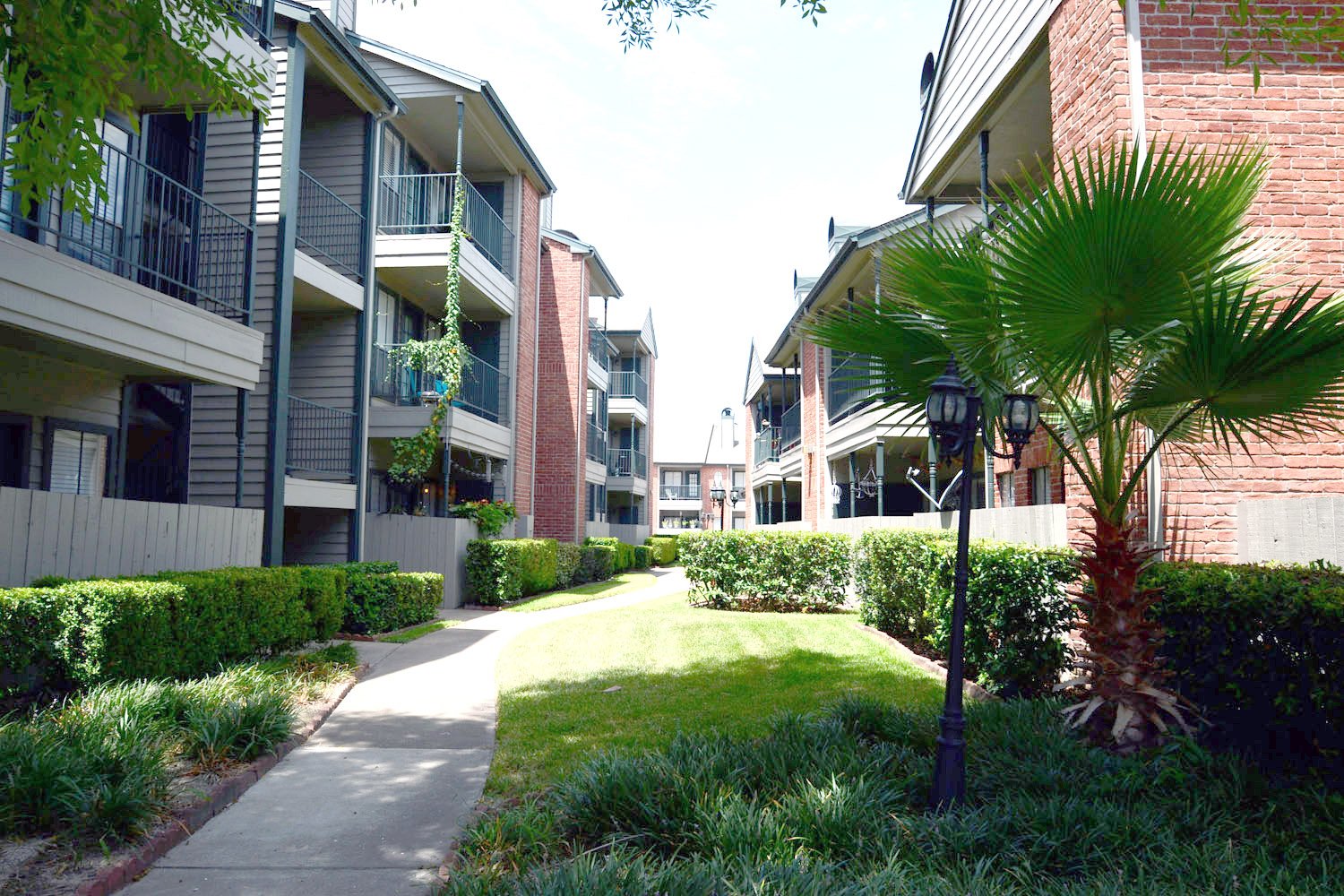  Ascot Court Apartments In 77064